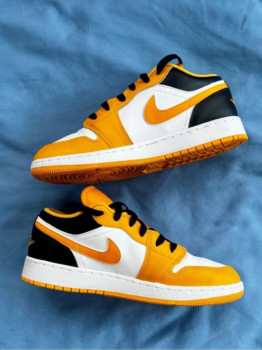 N/A lightly worn
